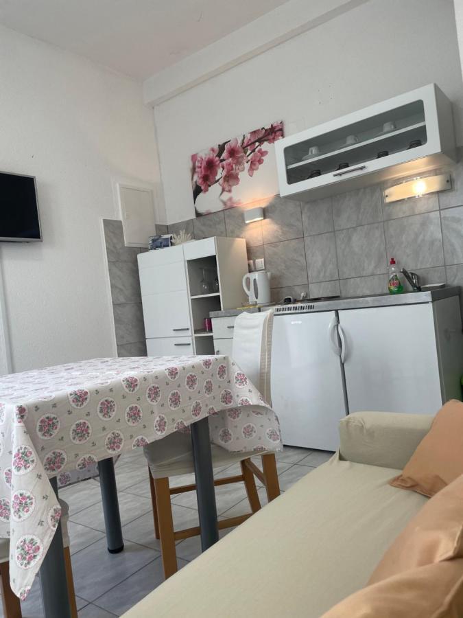 ילסה Apartmani Isabella - Ilda Radonic מראה חיצוני תמונה